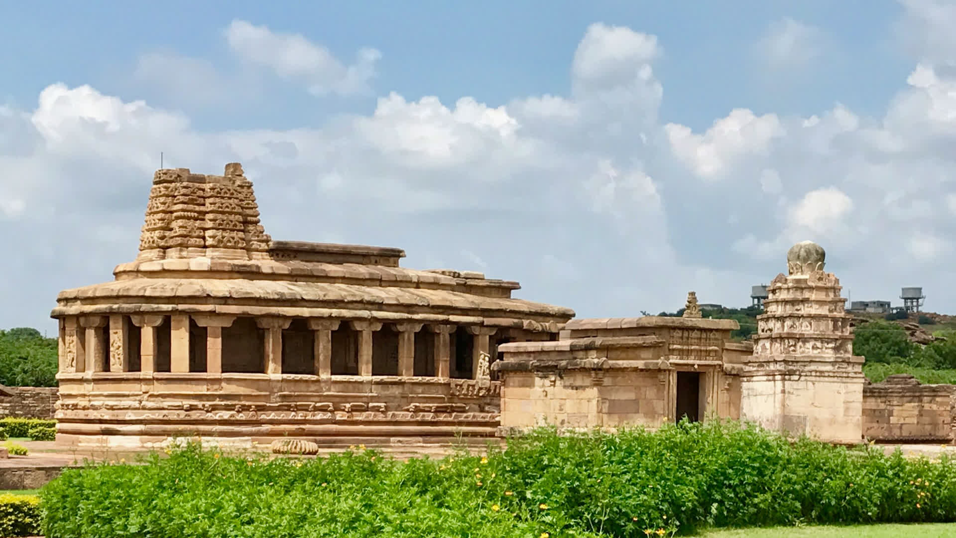 किराडू मंदिर: राजस्थान का खजुराहो, अद्वितीय स्थापत्य कला और रहस्यमयी कथाएं